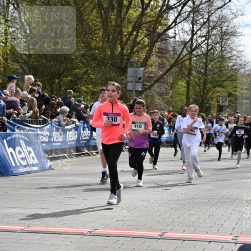 12.04.2026 - 45. Internationalen Wilhelmsburger Insellauf J. Mangold http://msf.ph/oto/9524305 12.04.2026 14:50:37 Ziel 1834, 491, 426, 392, 880, 151, 1035, 330, 362, 865, 1844, 98, 22 meine-sportfotos.de