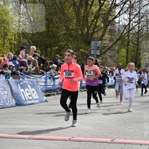 12.04.2026 - 45. Internationalen Wilhelmsburger Insellauf J. Mangold http://msf.ph/oto/9524308 12.04.2026 14:50:37 Ziel 1834, 491, 426, 392, 880, 151, 1035, 330, 362, 865, 1844, 98, 22 meine-sportfotos.de