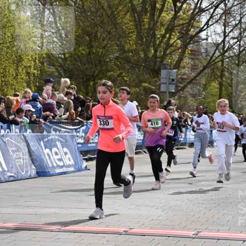 12.04.2026 - 45. Internationalen Wilhelmsburger Insellauf J. Mangold http://msf.ph/oto/9524310 12.04.2026 14:50:38 Ziel 426, 392, 880, 151, 1035, 330, 362, 865, 1844, 98, 22, 654, 420 meine-sportfotos.de