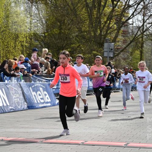12.04.2026 - 45. Internationalen Wilhelmsburger Insellauf J. Mangold http://msf.ph/oto/9524311 12.04.2026 14:50:38 Ziel 426, 392, 880, 151, 1035, 330, 362, 865, 1844, 98, 22, 654, 420 meine-sportfotos.de