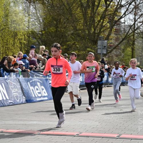 12.04.2026 - 45. Internationalen Wilhelmsburger Insellauf J. Mangold http://msf.ph/oto/9524312 12.04.2026 14:50:38 Ziel 426, 392, 880, 151, 1035, 330, 362, 865, 1844, 98, 22, 654, 420 meine-sportfotos.de