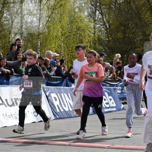 12.04.2026 - 45. Internationalen Wilhelmsburger Insellauf J. Mangold http://msf.ph/oto/9524320 12.04.2026 14:50:40 Ziel 151, 1035, 330, 362, 865, 1844, 98, 22, 654, 420, 877, 1049 meine-sportfotos.de