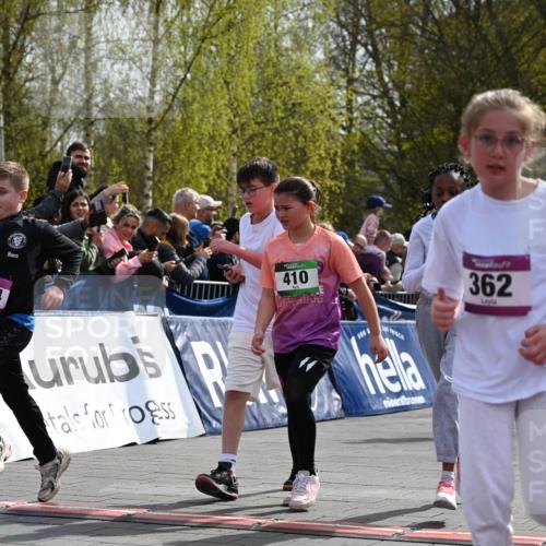 12.04.2026 - 45. Internationalen Wilhelmsburger Insellauf J. Mangold http://msf.ph/oto/9524323 12.04.2026 14:50:40 Ziel 151, 1035, 330, 362, 865, 1844, 98, 22, 654, 420, 877, 1049 meine-sportfotos.de