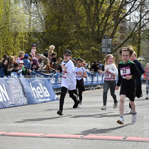 12.04.2026 - 45. Internationalen Wilhelmsburger Insellauf J. Mangold http://msf.ph/oto/9524329 12.04.2026 14:50:41 Ziel 330, 362, 865, 1844, 98, 22, 654, 420, 877, 1049 meine-sportfotos.de