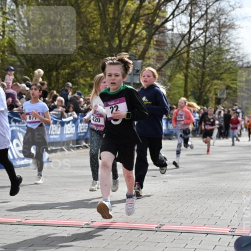 12.04.2026 - 45. Internationalen Wilhelmsburger Insellauf J. Mangold http://msf.ph/oto/9524331 12.04.2026 14:50:42 Ziel 330, 362, 865, 1844, 98, 22, 654, 420, 877, 1049, 1837, 609 meine-sportfotos.de