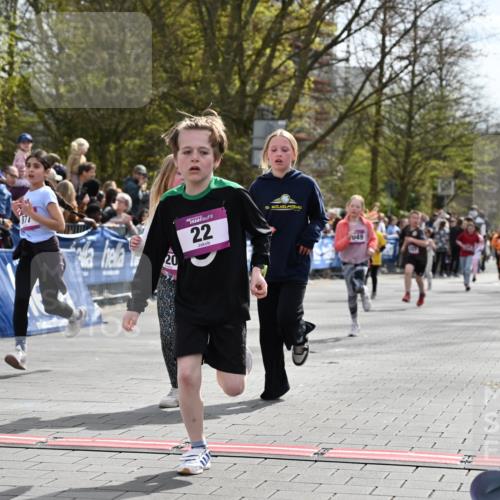 12.04.2026 - 45. Internationalen Wilhelmsburger Insellauf J. Mangold http://msf.ph/oto/9524333 12.04.2026 14:50:42 Ziel 330, 362, 865, 1844, 98, 22, 654, 420, 877, 1049, 1837, 609 meine-sportfotos.de