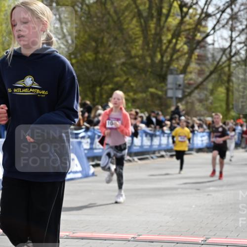 12.04.2026 - 45. Internationalen Wilhelmsburger Insellauf J. Mangold http://msf.ph/oto/9524342 12.04.2026 14:50:44 Ziel 1844, 98, 22, 654, 420, 877, 1049, 1837, 609, 331 meine-sportfotos.de