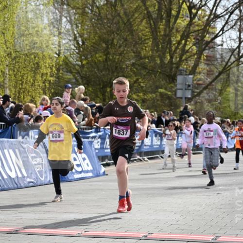 12.04.2026 - 45. Internationalen Wilhelmsburger Insellauf J. Mangold http://msf.ph/oto/9524354 12.04.2026 14:50:46 Ziel 654, 420, 877, 1049, 1837, 609, 331, 626, 895, 357, 889, 408, 351 meine-sportfotos.de
