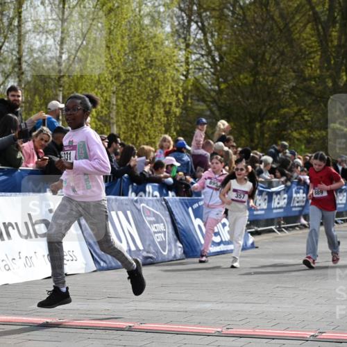 12.04.2026 - 45. Internationalen Wilhelmsburger Insellauf J. Mangold http://msf.ph/oto/9524368 12.04.2026 14:50:48 Ziel 1049, 1837, 609, 331, 626, 895, 357, 889, 408, 351, 893, 455 meine-sportfotos.de