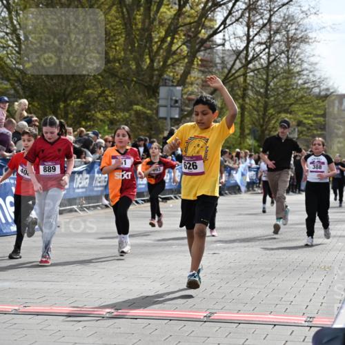 12.04.2026 - 45. Internationalen Wilhelmsburger Insellauf J. Mangold http://msf.ph/oto/9524372 12.04.2026 14:50:49 Ziel 1837, 609, 331, 626, 895, 357, 889, 408, 351, 893, 455, 388 meine-sportfotos.de