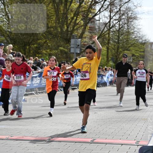 12.04.2026 - 45. Internationalen Wilhelmsburger Insellauf J. Mangold http://msf.ph/oto/9524373 12.04.2026 14:50:49 Ziel 1837, 609, 331, 626, 895, 357, 889, 408, 351, 893, 455, 388 meine-sportfotos.de