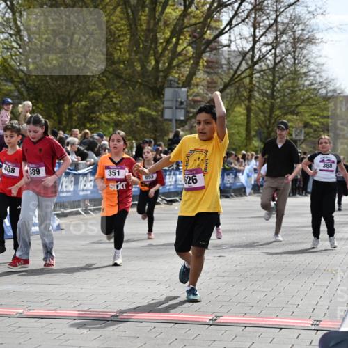 12.04.2026 - 45. Internationalen Wilhelmsburger Insellauf J. Mangold http://msf.ph/oto/9524374 12.04.2026 14:50:49 Ziel 1837, 609, 331, 626, 895, 357, 889, 408, 351, 893, 455, 388 meine-sportfotos.de