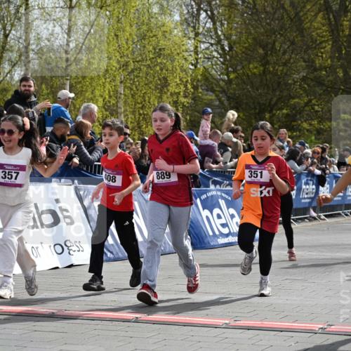 12.04.2026 - 45. Internationalen Wilhelmsburger Insellauf J. Mangold http://msf.ph/oto/9524377 12.04.2026 14:50:50 Ziel 1837, 609, 331, 626, 895, 357, 889, 408, 351, 893, 455, 388 meine-sportfotos.de