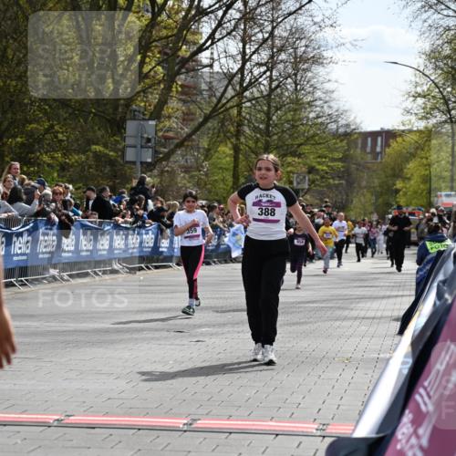 12.04.2026 - 45. Internationalen Wilhelmsburger Insellauf J. Mangold http://msf.ph/oto/9524382 12.04.2026 14:50:52 Ziel 626, 895, 357, 889, 408, 351, 893, 455, 388, 663, 359, 858 meine-sportfotos.de