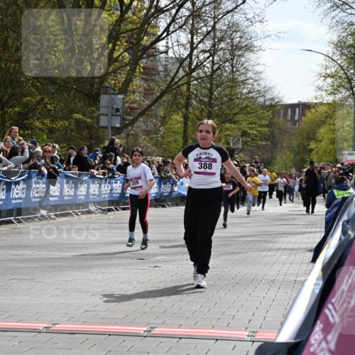 12.04.2026 - 45. Internationalen Wilhelmsburger Insellauf J. Mangold http://msf.ph/oto/9524383 12.04.2026 14:50:52 Ziel 626, 895, 357, 889, 408, 351, 893, 455, 388, 663, 359, 858 meine-sportfotos.de