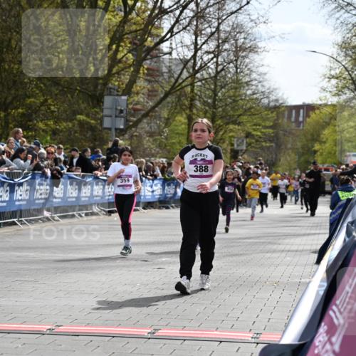 12.04.2026 - 45. Internationalen Wilhelmsburger Insellauf J. Mangold http://msf.ph/oto/9524387 12.04.2026 14:50:52 Ziel 626, 895, 357, 889, 408, 351, 893, 455, 388, 663, 359, 858 meine-sportfotos.de