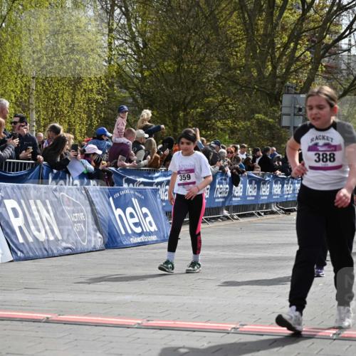 12.04.2026 - 45. Internationalen Wilhelmsburger Insellauf J. Mangold http://msf.ph/oto/9524392 12.04.2026 14:50:54 Ziel 889, 408, 351, 893, 455, 388, 663, 359, 858, 531, 493 meine-sportfotos.de