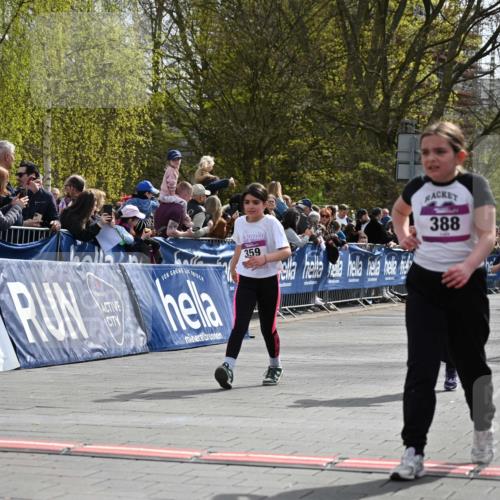 12.04.2026 - 45. Internationalen Wilhelmsburger Insellauf J. Mangold http://msf.ph/oto/9524393 12.04.2026 14:50:54 Ziel 889, 408, 351, 893, 455, 388, 663, 359, 858, 531, 493 meine-sportfotos.de