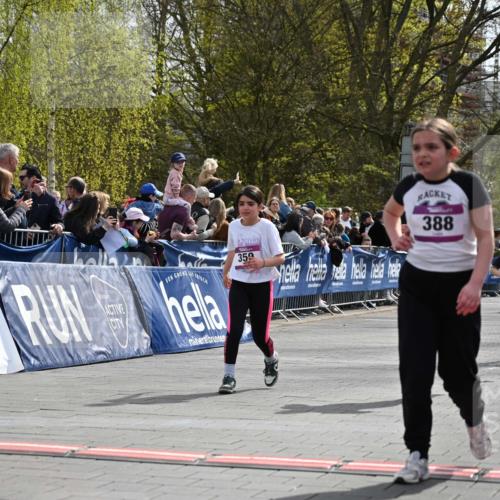 12.04.2026 - 45. Internationalen Wilhelmsburger Insellauf J. Mangold http://msf.ph/oto/9524394 12.04.2026 14:50:54 Ziel 889, 408, 351, 893, 455, 388, 663, 359, 858, 531, 493 meine-sportfotos.de