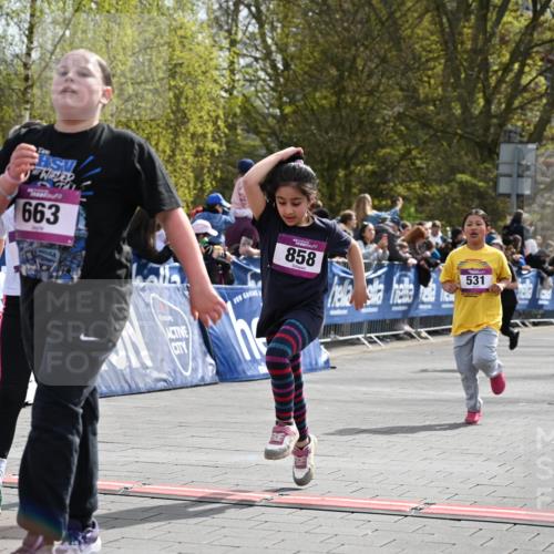 12.04.2026 - 45. Internationalen Wilhelmsburger Insellauf J. Mangold http://msf.ph/oto/9524399 12.04.2026 14:50:57 Ziel 388, 663, 359, 858, 531, 493, 1822 meine-sportfotos.de