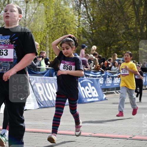 12.04.2026 - 45. Internationalen Wilhelmsburger Insellauf J. Mangold http://msf.ph/oto/9524404 12.04.2026 14:50:57 Ziel 388, 663, 359, 858, 531, 493, 1822 meine-sportfotos.de