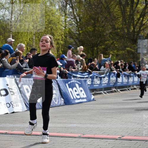 12.04.2026 - 45. Internationalen Wilhelmsburger Insellauf J. Mangold http://msf.ph/oto/9524415 12.04.2026 14:50:59 Ziel 663, 359, 858, 531, 493, 1822, 495, 1041, 1052, 116 meine-sportfotos.de