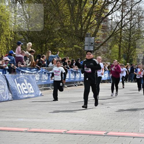 12.04.2026 - 45. Internationalen Wilhelmsburger Insellauf J. Mangold http://msf.ph/oto/9524417 12.04.2026 14:51:00 Ziel 858, 531, 493, 1822, 495, 1041, 1052, 116, 593 meine-sportfotos.de