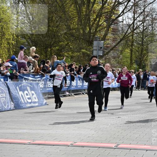 12.04.2026 - 45. Internationalen Wilhelmsburger Insellauf J. Mangold http://msf.ph/oto/9524419 12.04.2026 14:51:00 Ziel 858, 531, 493, 1822, 495, 1041, 1052, 116, 593 meine-sportfotos.de