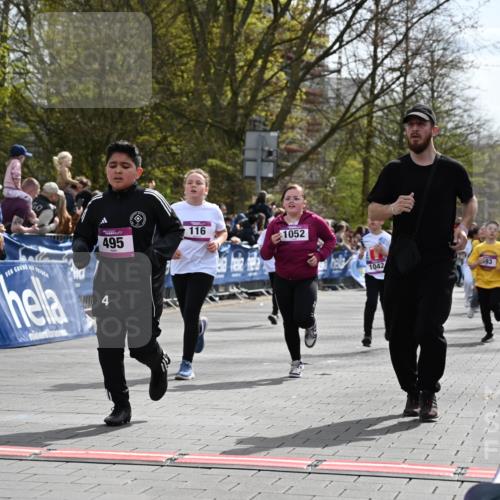 12.04.2026 - 45. Internationalen Wilhelmsburger Insellauf J. Mangold http://msf.ph/oto/9524428 12.04.2026 14:51:02 Ziel 531, 493, 1822, 495, 1041, 1052, 116, 593, 1042, 686, 536, 1047 meine-sportfotos.de