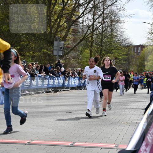12.04.2026 - 45. Internationalen Wilhelmsburger Insellauf J. Mangold http://msf.ph/oto/9524438 12.04.2026 14:51:07 Ziel 1052, 116, 593, 1042, 686, 536, 1047, 1074, 1054 meine-sportfotos.de