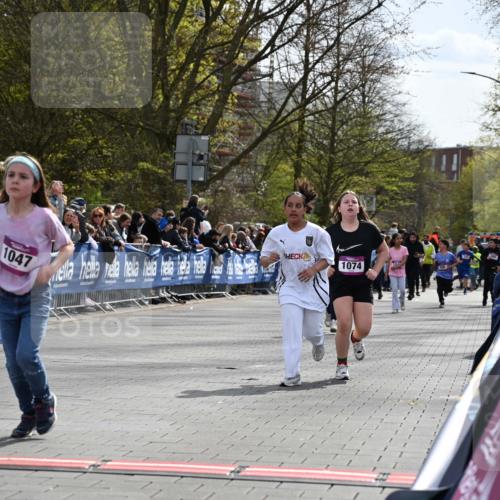 12.04.2026 - 45. Internationalen Wilhelmsburger Insellauf J. Mangold http://msf.ph/oto/9524439 12.04.2026 14:51:07 Ziel 1052, 116, 593, 1042, 686, 536, 1047, 1074, 1054 meine-sportfotos.de