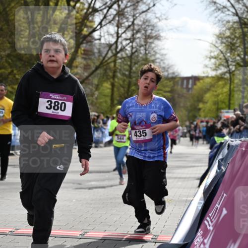 12.04.2026 - 45. Internationalen Wilhelmsburger Insellauf J. Mangold http://msf.ph/oto/9524469 12.04.2026 14:51:15 Ziel 1054, 1843, 380, 435, 1051, 544, 444, 868, 852 meine-sportfotos.de