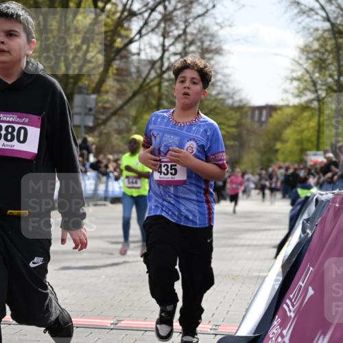 12.04.2026 - 45. Internationalen Wilhelmsburger Insellauf J. Mangold http://msf.ph/oto/9524474 12.04.2026 14:51:15 Ziel 1054, 1843, 380, 435, 1051, 544, 444, 868, 852 meine-sportfotos.de