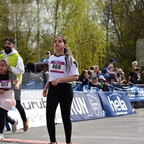 12.04.2026 - 45. Internationalen Wilhelmsburger Insellauf J. Mangold http://msf.ph/oto/9524486 12.04.2026 14:51:20 Ziel 544, 444, 868, 852, 358, 1072 meine-sportfotos.de