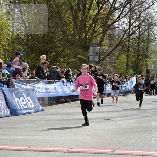 12.04.2026 - 45. Internationalen Wilhelmsburger Insellauf J. Mangold http://msf.ph/oto/9524490 12.04.2026 14:51:21 Ziel 544, 444, 868, 852, 358, 1072 meine-sportfotos.de