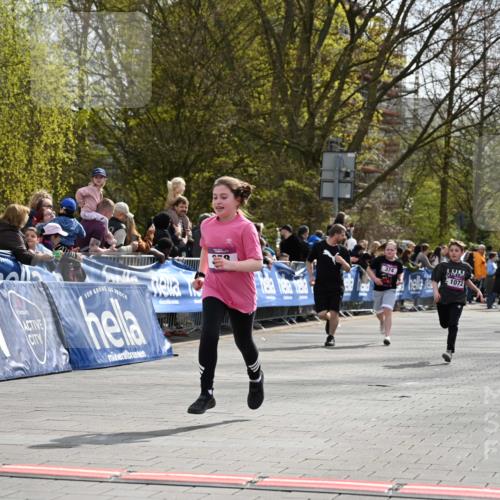 12.04.2026 - 45. Internationalen Wilhelmsburger Insellauf J. Mangold http://msf.ph/oto/9524496 12.04.2026 14:51:22 Ziel 444, 868, 852, 358, 1072, 374 meine-sportfotos.de