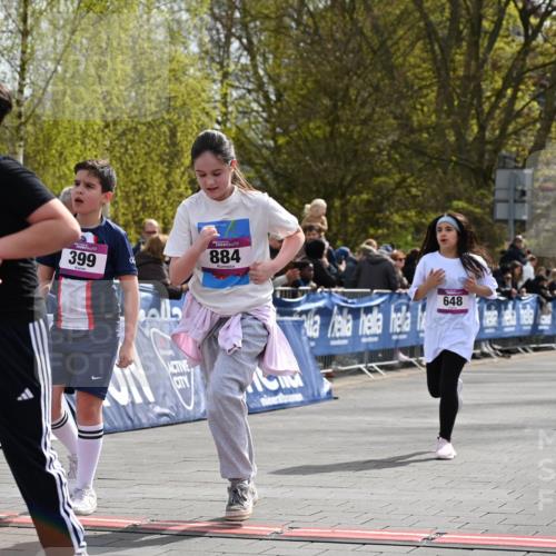 12.04.2026 - 45. Internationalen Wilhelmsburger Insellauf J. Mangold http://msf.ph/oto/9524537 12.04.2026 14:51:31 Ziel 390, 399, 884, 648, 1071 meine-sportfotos.de