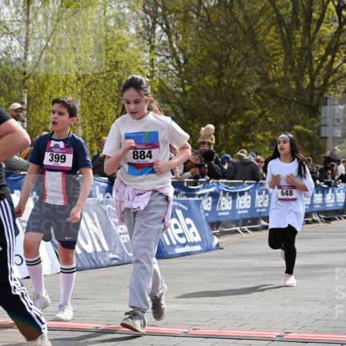12.04.2026 - 45. Internationalen Wilhelmsburger Insellauf J. Mangold http://msf.ph/oto/9524538 12.04.2026 14:51:31 Ziel 390, 399, 884, 648, 1071 meine-sportfotos.de