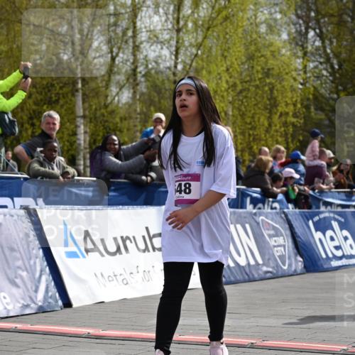 12.04.2026 - 45. Internationalen Wilhelmsburger Insellauf J. Mangold http://msf.ph/oto/9524553 12.04.2026 14:51:34 Ziel 390, 399, 884, 648, 1071, 523, 363 meine-sportfotos.de