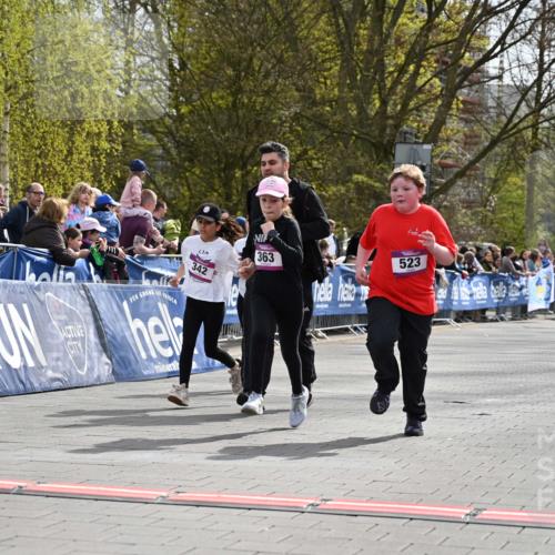 12.04.2026 - 45. Internationalen Wilhelmsburger Insellauf J. Mangold http://msf.ph/oto/9524561 12.04.2026 14:51:38 Ziel 1071, 523, 363, 342, 505 meine-sportfotos.de