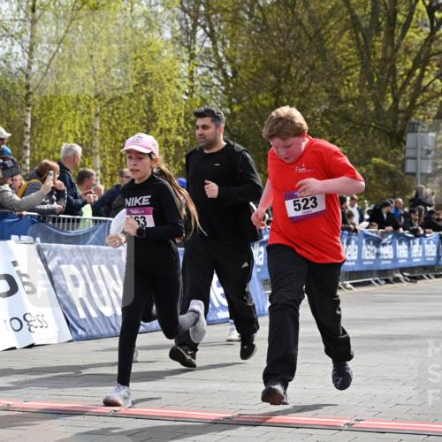 12.04.2026 - 45. Internationalen Wilhelmsburger Insellauf J. Mangold http://msf.ph/oto/9524570 12.04.2026 14:51:38 Ziel 1071, 523, 363, 342, 505 meine-sportfotos.de