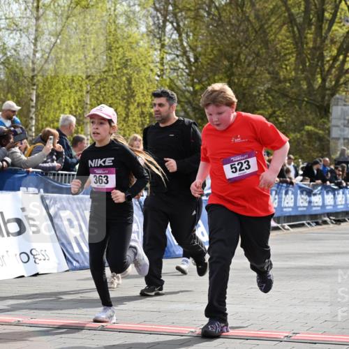 12.04.2026 - 45. Internationalen Wilhelmsburger Insellauf J. Mangold http://msf.ph/oto/9524571 12.04.2026 14:51:39 Ziel 1071, 523, 363, 342, 505 meine-sportfotos.de