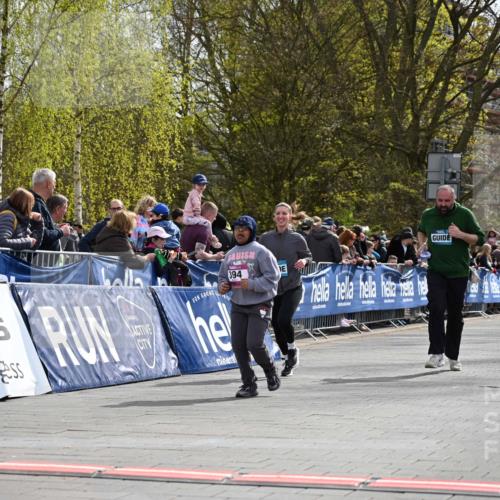 12.04.2026 - 45. Internationalen Wilhelmsburger Insellauf J. Mangold http://msf.ph/oto/9524602 12.04.2026 14:51:49 Ziel 891, 512, 394 meine-sportfotos.de