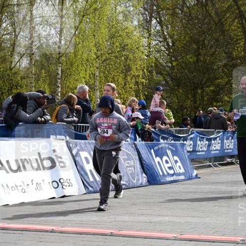 12.04.2026 - 45. Internationalen Wilhelmsburger Insellauf J. Mangold http://msf.ph/oto/9524609 12.04.2026 14:51:50 Ziel 512, 394 meine-sportfotos.de