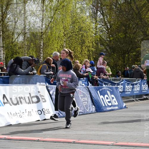 12.04.2026 - 45. Internationalen Wilhelmsburger Insellauf J. Mangold http://msf.ph/oto/9524610 12.04.2026 14:51:50 Ziel 512, 394 meine-sportfotos.de