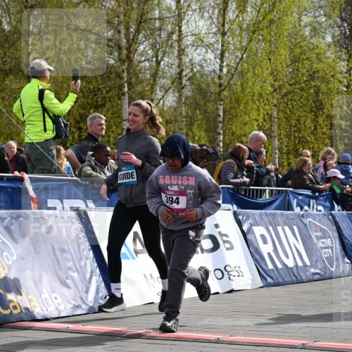 12.04.2026 - 45. Internationalen Wilhelmsburger Insellauf J. Mangold http://msf.ph/oto/9524617 12.04.2026 14:51:51 Ziel 394 meine-sportfotos.de