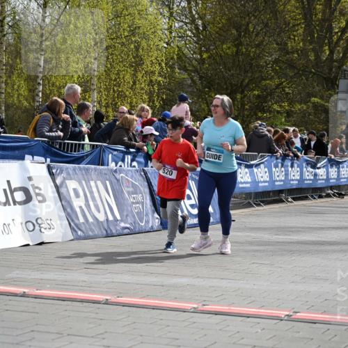 12.04.2026 - 45. Internationalen Wilhelmsburger Insellauf J. Mangold http://msf.ph/oto/9524623 12.04.2026 14:51:59 Ziel 520, 350, 892, 490 meine-sportfotos.de