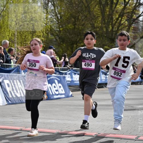 12.04.2026 - 45. Internationalen Wilhelmsburger Insellauf J. Mangold http://msf.ph/oto/9524641 12.04.2026 14:52:03 Ziel 520, 350, 892, 490, 114 meine-sportfotos.de