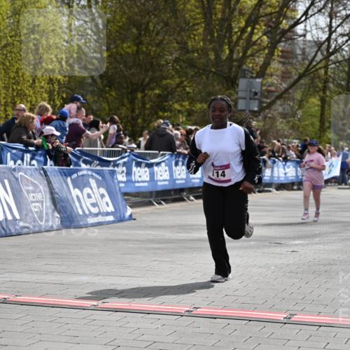 12.04.2026 - 45. Internationalen Wilhelmsburger Insellauf J. Mangold http://msf.ph/oto/9524649 12.04.2026 14:52:04 Ziel 520, 350, 892, 490, 114, 341 meine-sportfotos.de