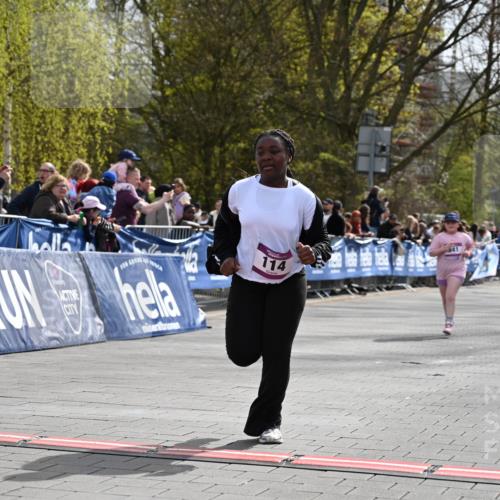 12.04.2026 - 45. Internationalen Wilhelmsburger Insellauf J. Mangold http://msf.ph/oto/9524653 12.04.2026 14:52:05 Ziel 520, 350, 892, 490, 114, 341 meine-sportfotos.de